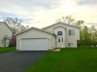 38289 N New York Ave, Beach Park, IL 60087