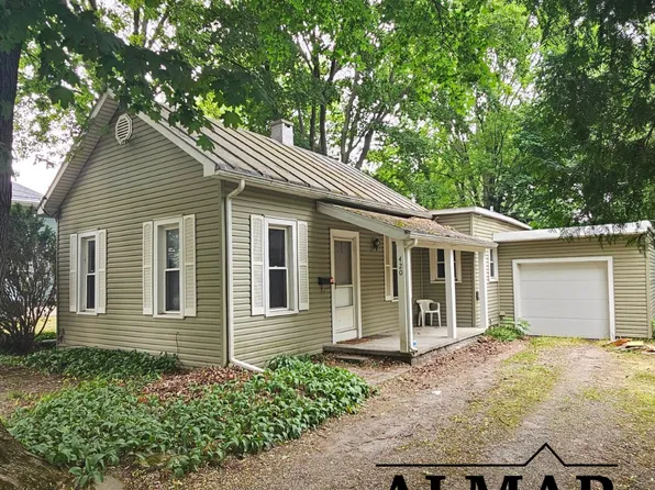 420 Sand Ridge Rd, Bowling Green, OH 43402