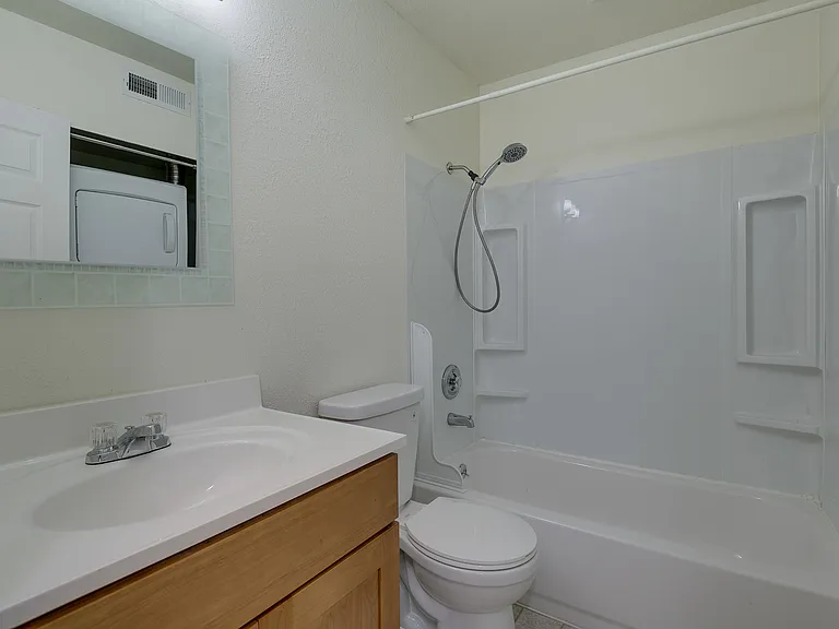 12424 NE 145th St #C25 — Photo 16