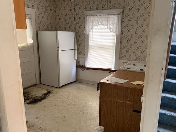5th image of 1459 W 98th St