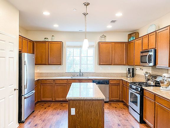 3rd image of 27439 Lovettsville Ln
