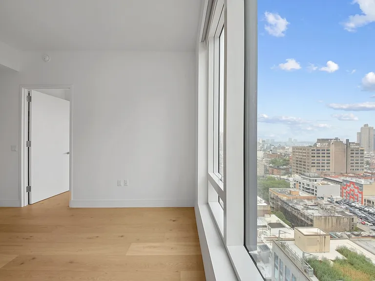 312 W 43rd St #16H — Photo 4