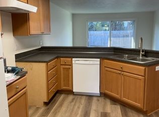 1045 Raffon Ct SE, Salem, OR 97317