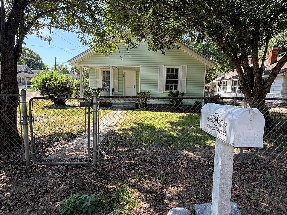 34 Cross St
