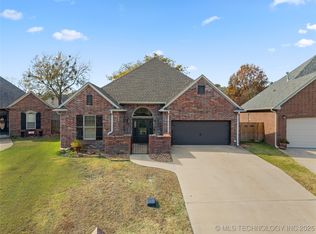 835 Sunset Ct, Ardmore, OK 73401