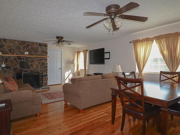dining room and living room combo