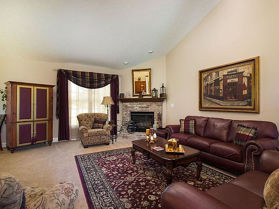 3rd image of 7909 W Adare Dr