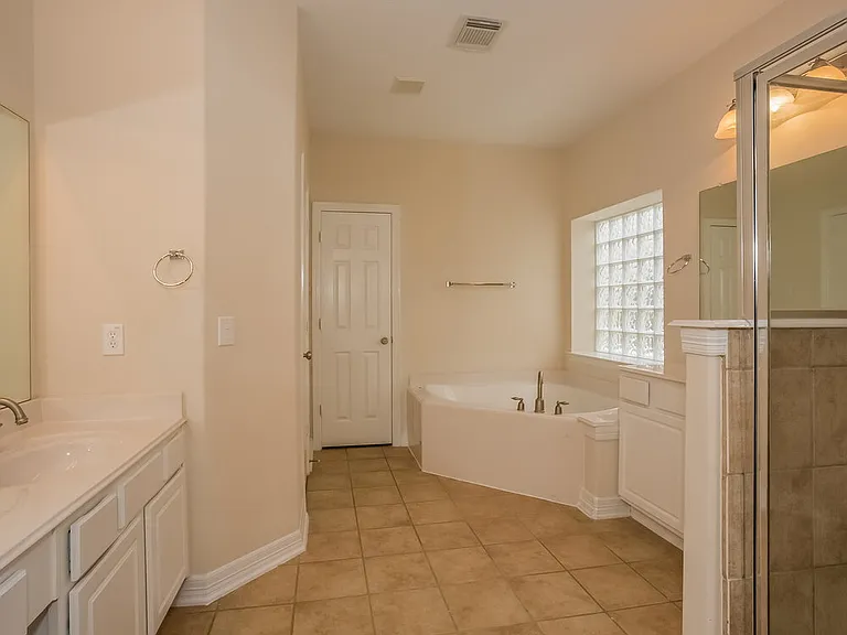 12013 Banks Run Dr — Photo 11