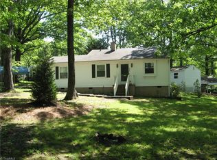 2820 Robin Hood Dr, Greensboro, NC 27408