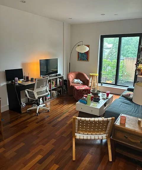 695 Jefferson Ave #4 — Photo 10
