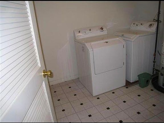 5th image of 100 Prestwick Way