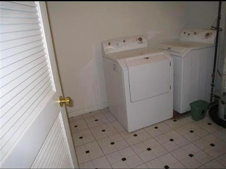 100 Prestwick Way — Photo 5