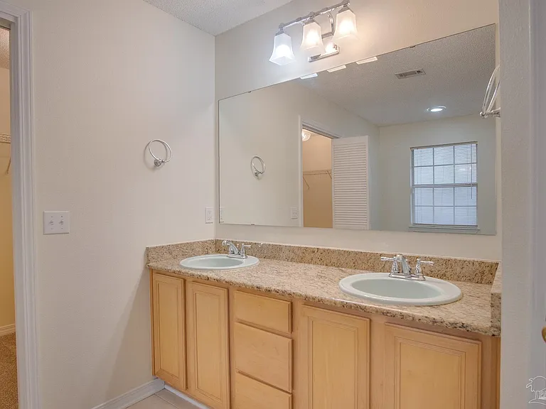3012 Classic Dr — Photo 17