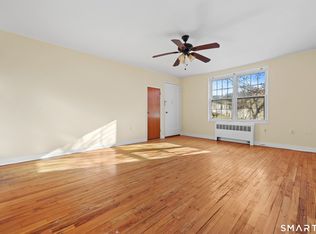33 Nob Hill Cir UNIT A, Bridgeport, CT 06610