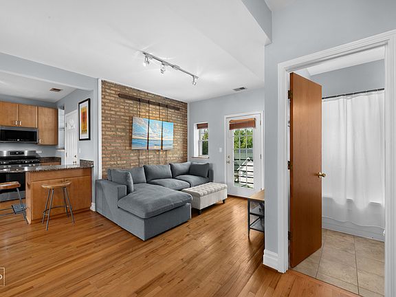 2nd image of 2546 W George St APT 3