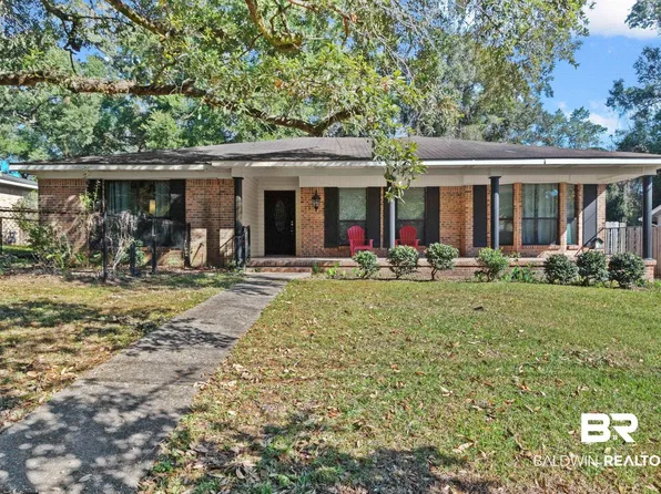 2705 Woodcliff Dr E, Mobile, AL 36693