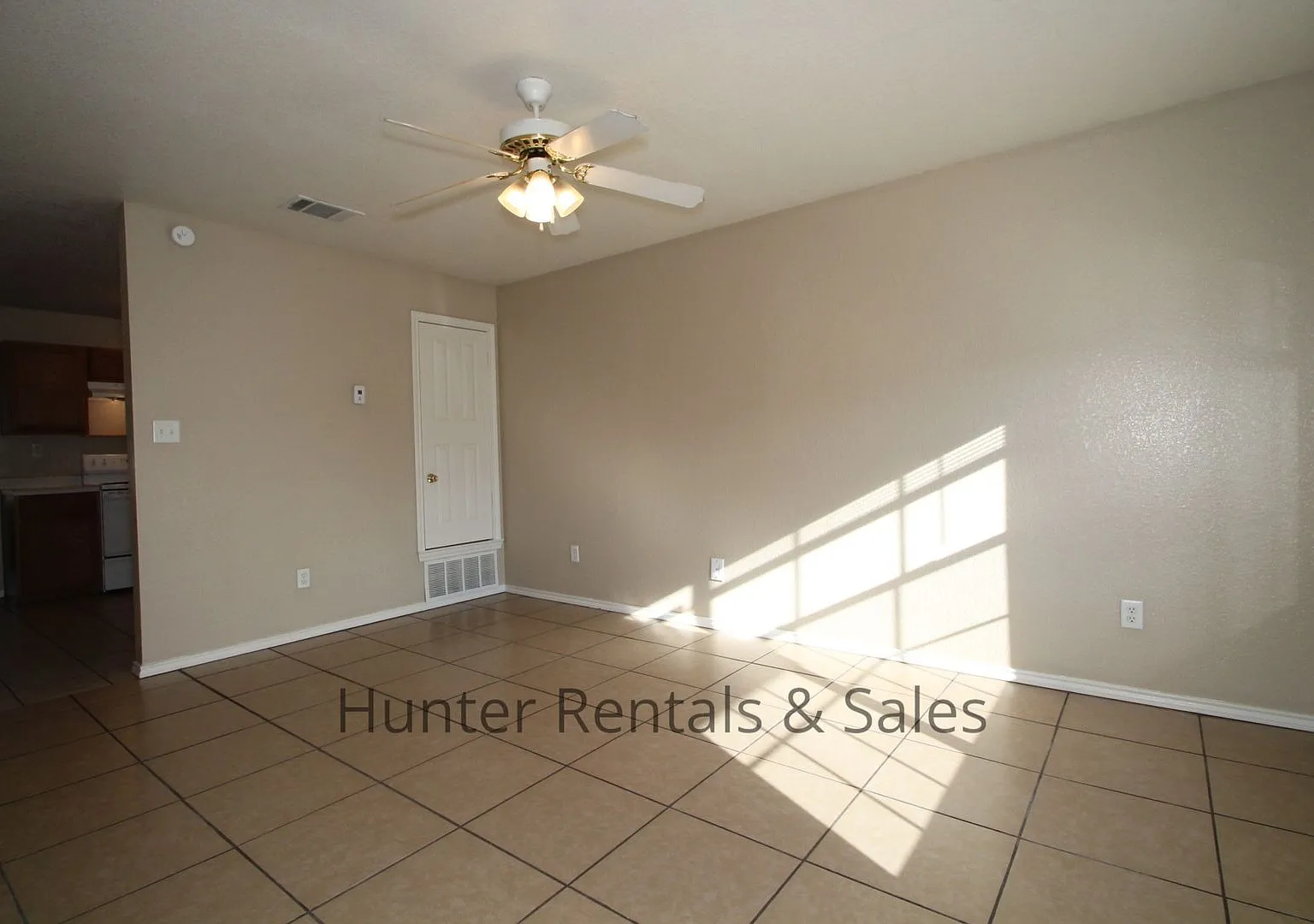 Updated 3-Bedroom, 2-Bath Townhome with Downstairs Suite in Prime Killeen Location — Photo 3