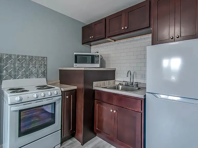 202 Woodruff St — Photo 8