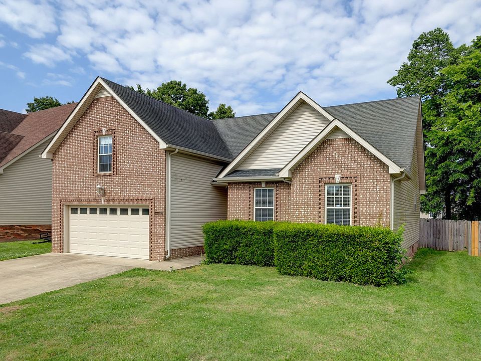 1st image of 2924 Brewster Dr