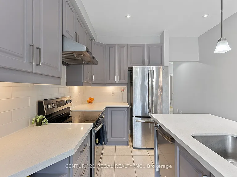 42 Ballymore Dr — Photo 16