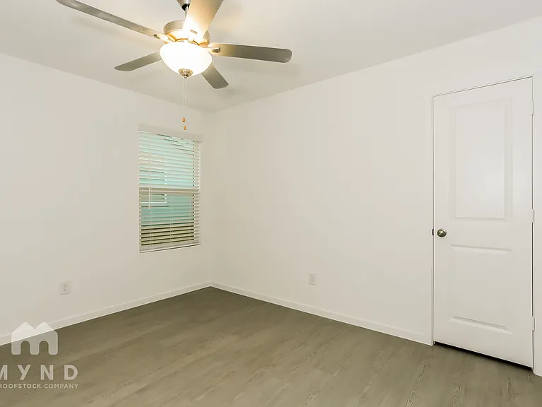 10116 Dalgreen Cir — Photo 17