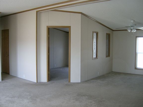 4th image of 17142 Diane Dr