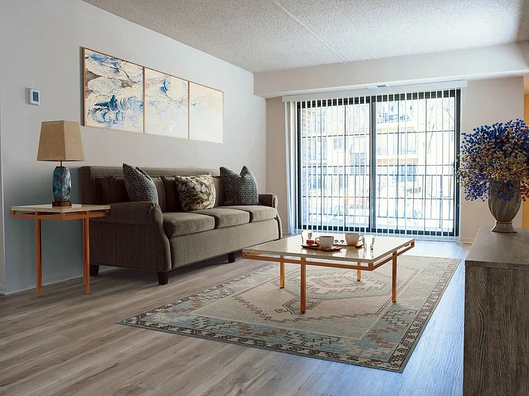 La Maison Apartments — Photo 14