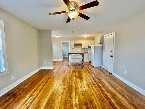 3713 Summit St Photo 1