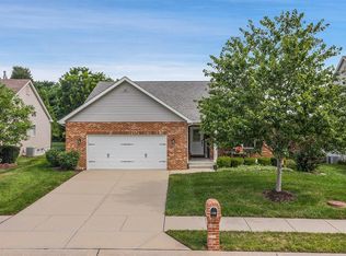 1346 Orchard Lakes Cir, Belleville, IL 62220