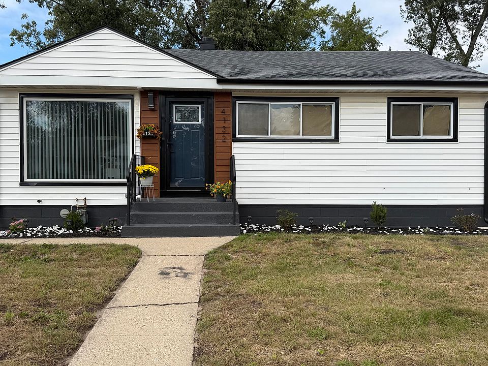 1st image of 4132 E 11th Pl