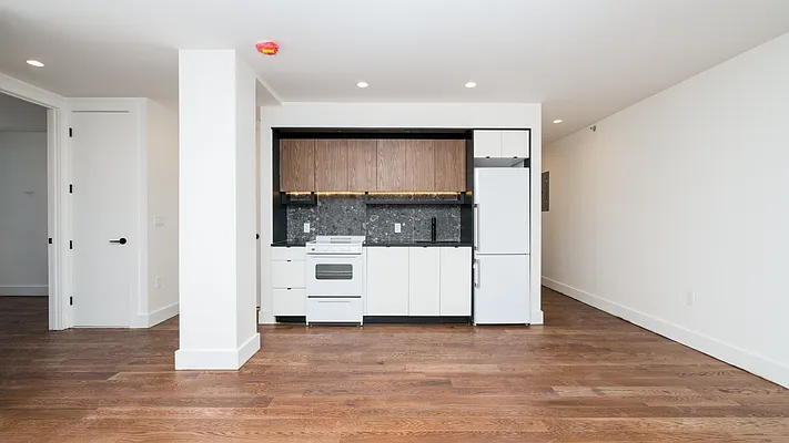 Rented by Nooklyn NYC LLC | media 21