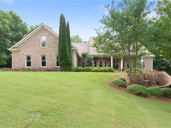 1178 Antrim Glen Dr, Hoschton, GA 30548