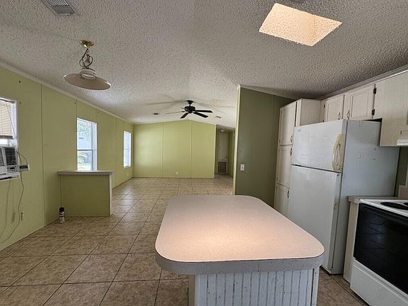 3rd image of 104 Plantation Boulevard #104