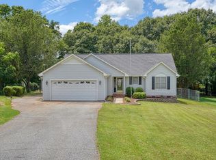 230 Sandy Dr, Boiling Springs, SC 29316