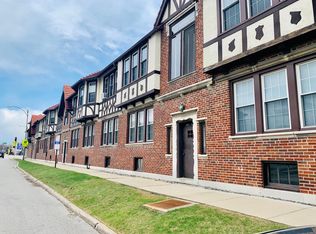 615 W Talcott Rd #2, Park Ridge, IL 60068