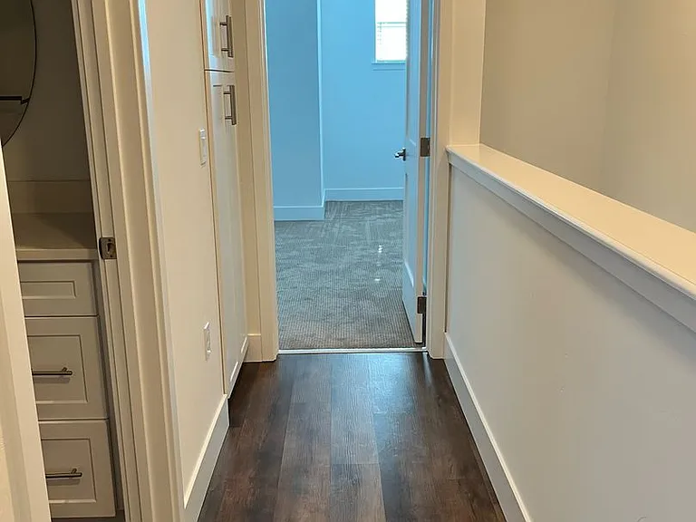 Emerald Ridge Apartments — Photo 40