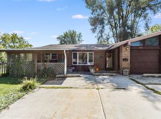 631 E 17th St, Lockport, IL 60441