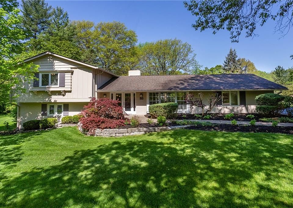 1st image of 609 Braeside Dr N