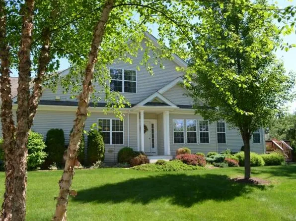 14 Carlson Ridge Ct, New Milford, CT 06776
