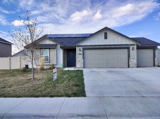 740 SW Raelynn St, Mountain Home, ID 83647