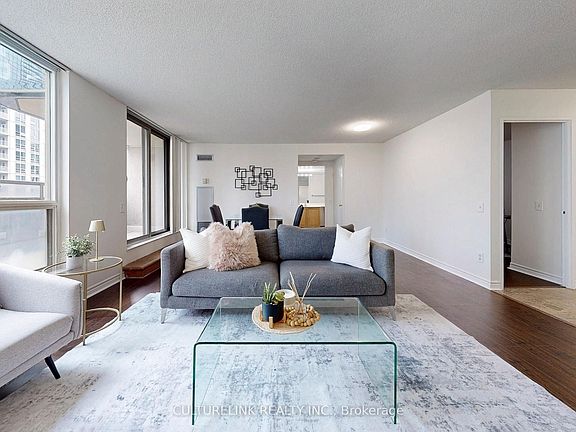 5th image of 750 Bay St #2307