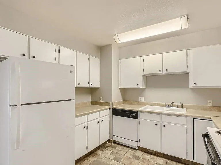 14097 E 22nd Pl — Photo 3