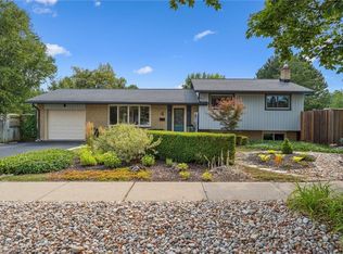 4 Carnaby Cres, Guelph, ON