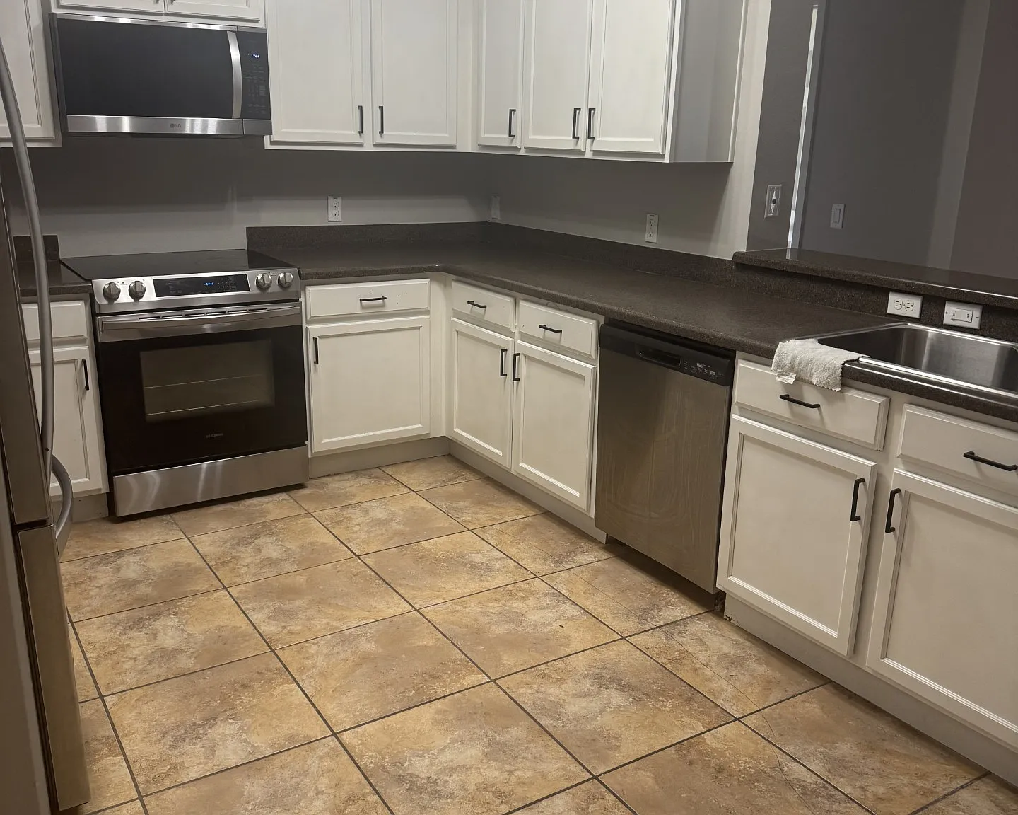 3 bed, 1490 sqft, $1,900 — Photo 2