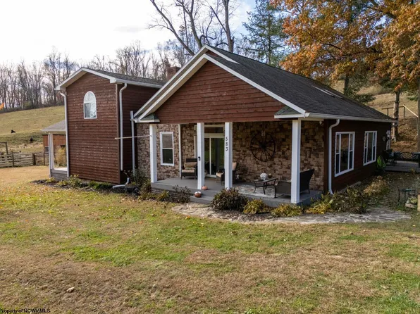 583 Mill St, West Milford, WV 26451
