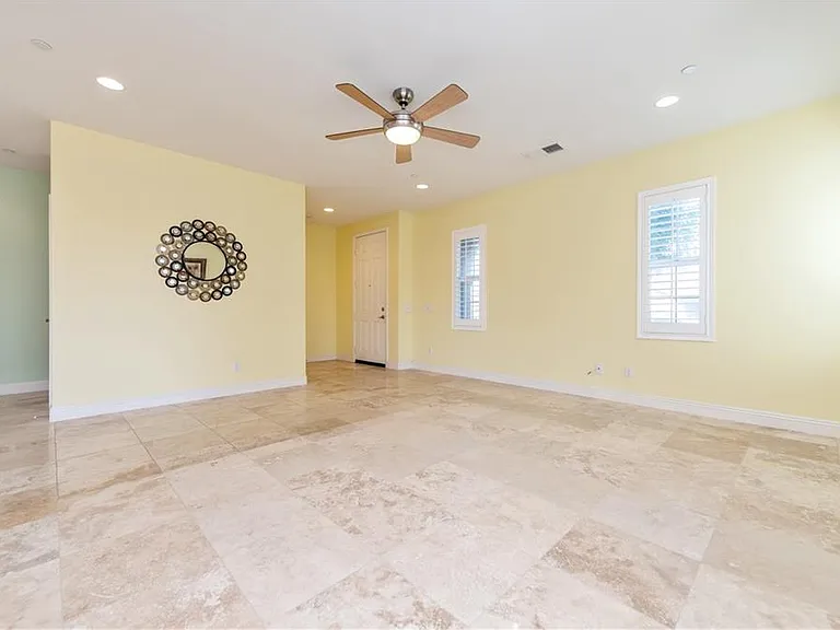 7271 Enclave Dr — Photo 3