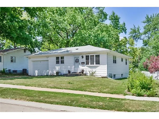 6707 Village Square Dr photo 1