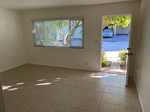 4th image of 122 W Valerio St #G