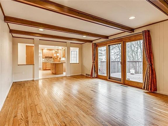 5th image of 412 Wickford Dr