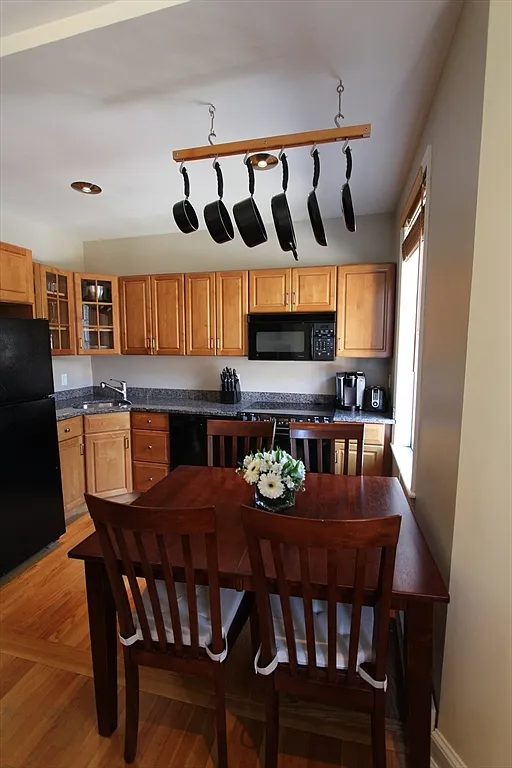 2 bed, 1.0 bath, 630 sqft, $3,400 — Photo 3